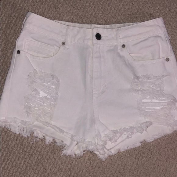 Kendall & Kylie Pants - White distressed shorts
